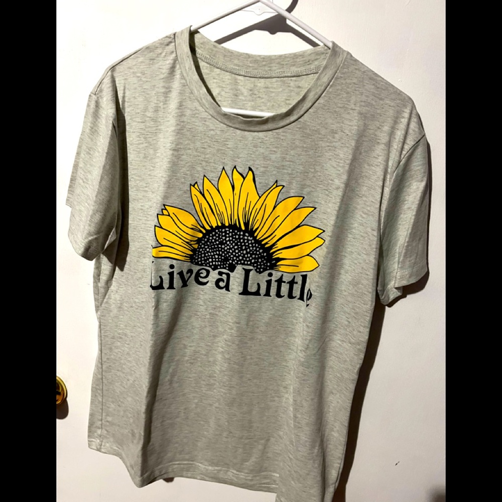 “Live a Little” Sun graphic tee